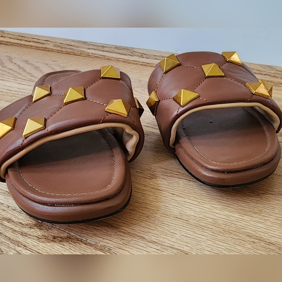 Authentic Valentino Rockstud Slides - Picture 6 of 14